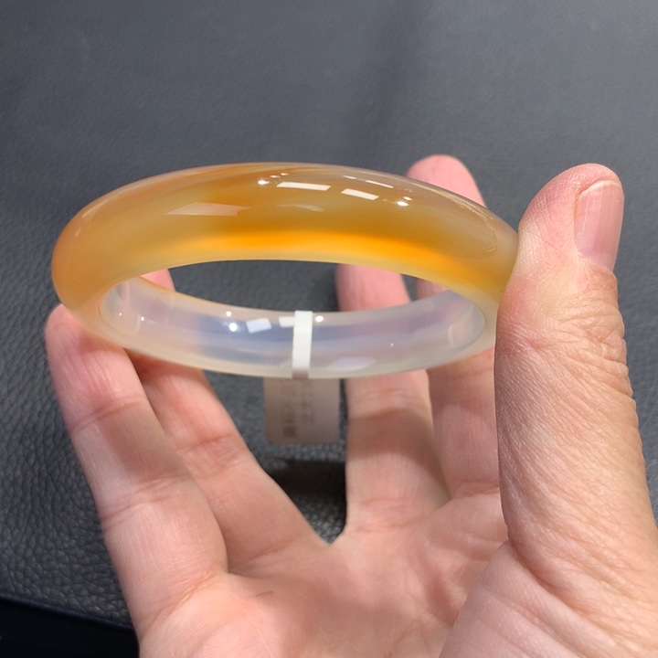 玛瑙/玉髓手镯未镶嵌阿***?