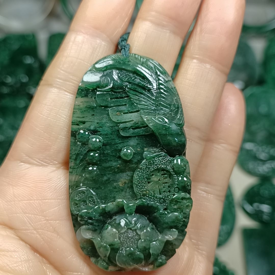 独山玉未镶嵌挂件