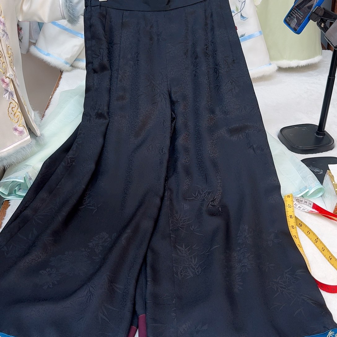 刺绣真丝锦鲤手工苏绣裤子