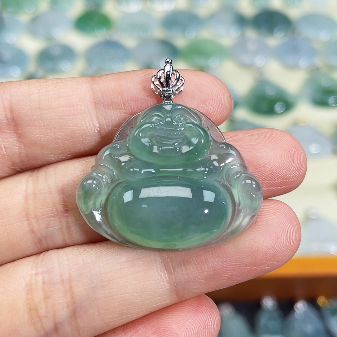 翡翠18K金镶嵌颈饰吊坠