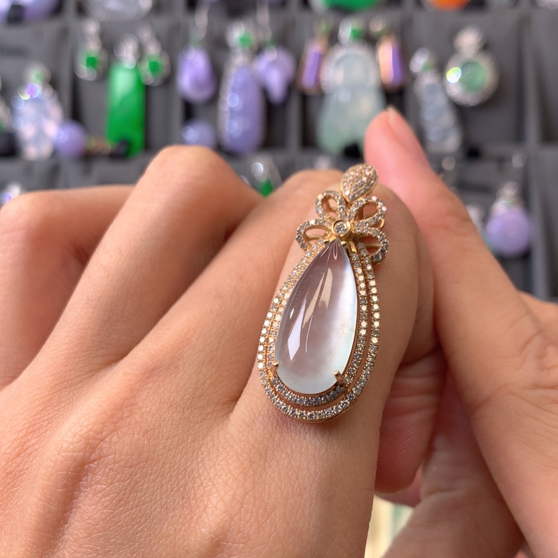 翡翠颈饰18K金镶嵌吊坠