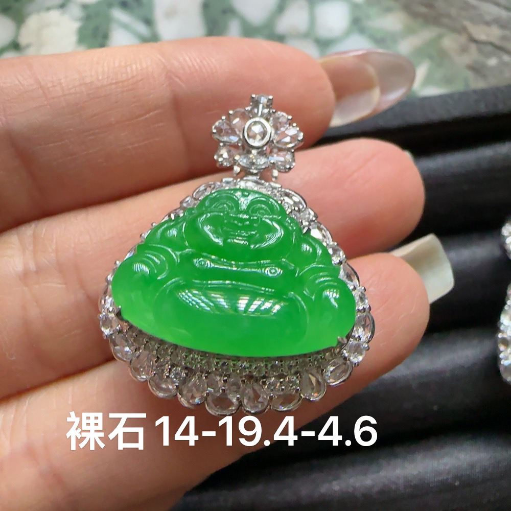 满绿正阳绿佛公吊坠，细腻冰润阳绿吊坠翡翠