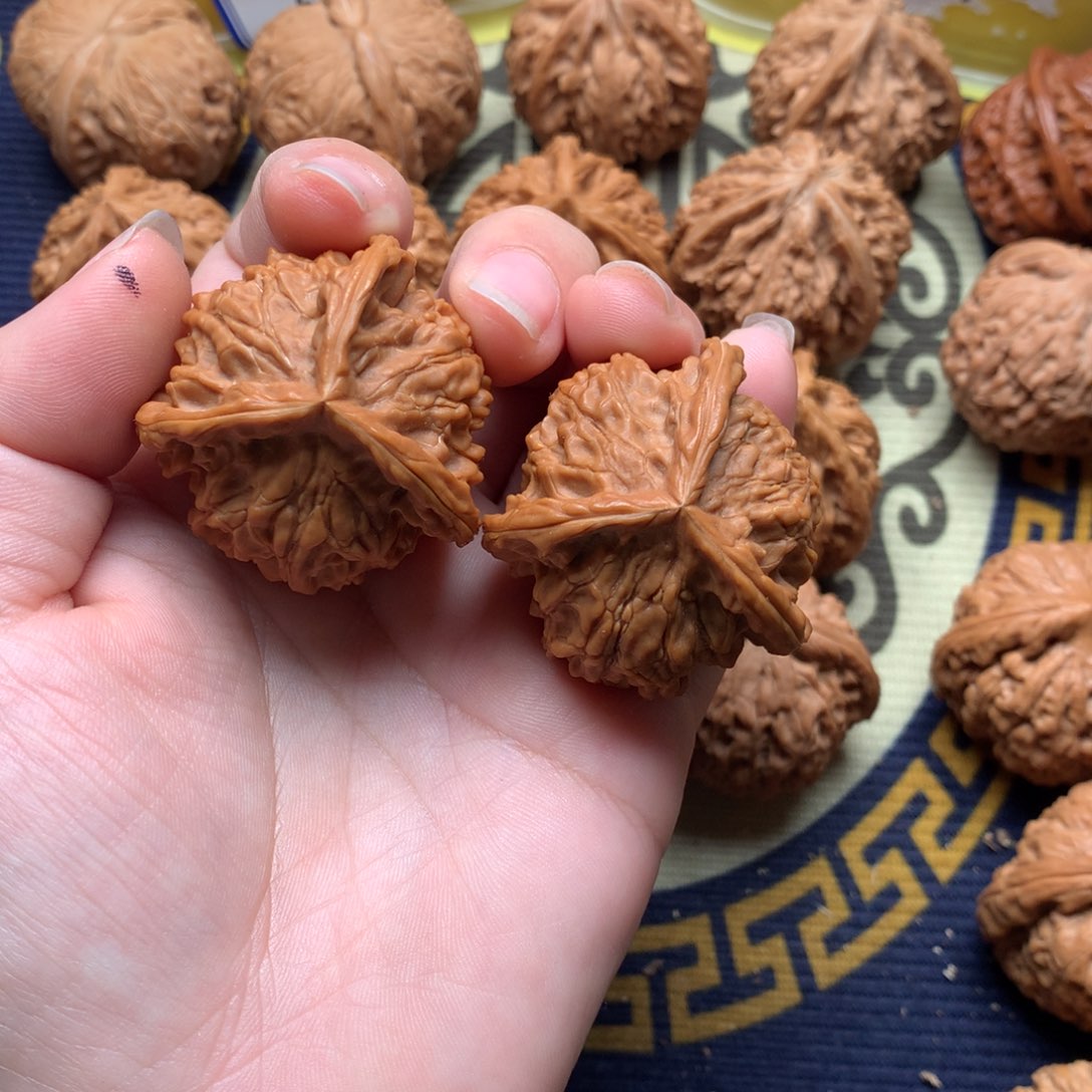 文玩核桃吊坠盘山三愣39