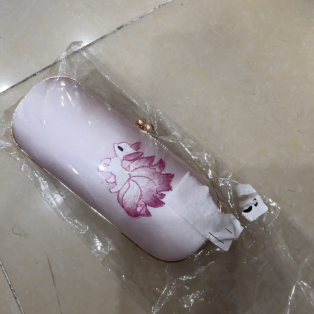 虞***洛织绣真丝眼镜盒微瑕疵