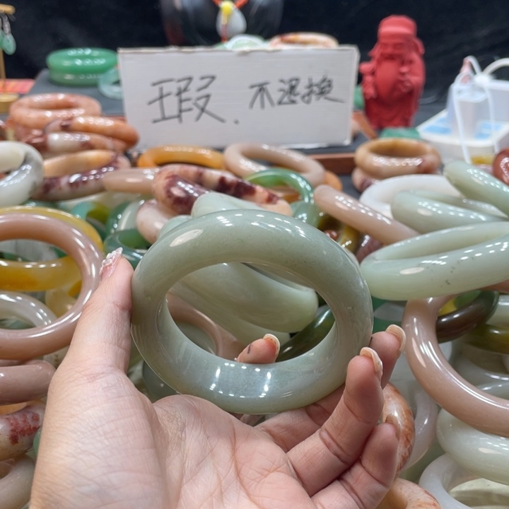 王***子石英质玉钛钢珠宝奇石58.3