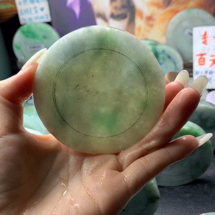 定制翡翠未镶嵌手镯