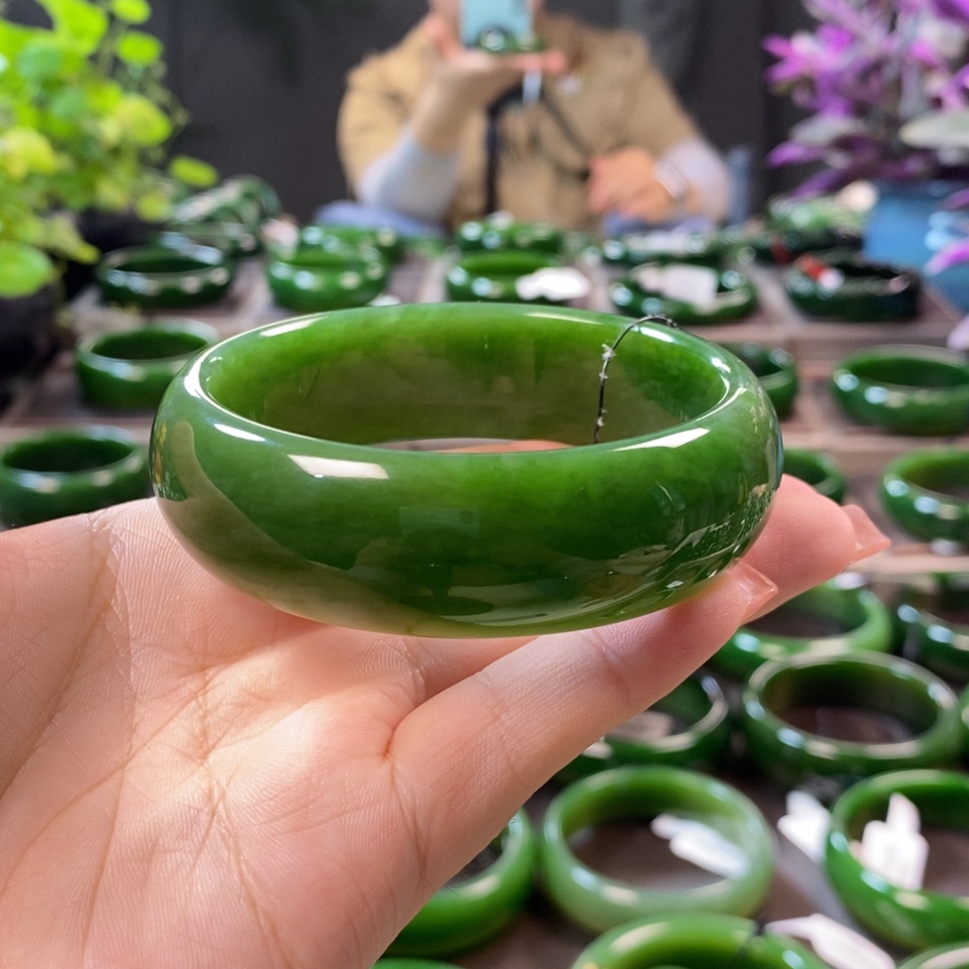 和田玉（碧玉）手镯未镶嵌