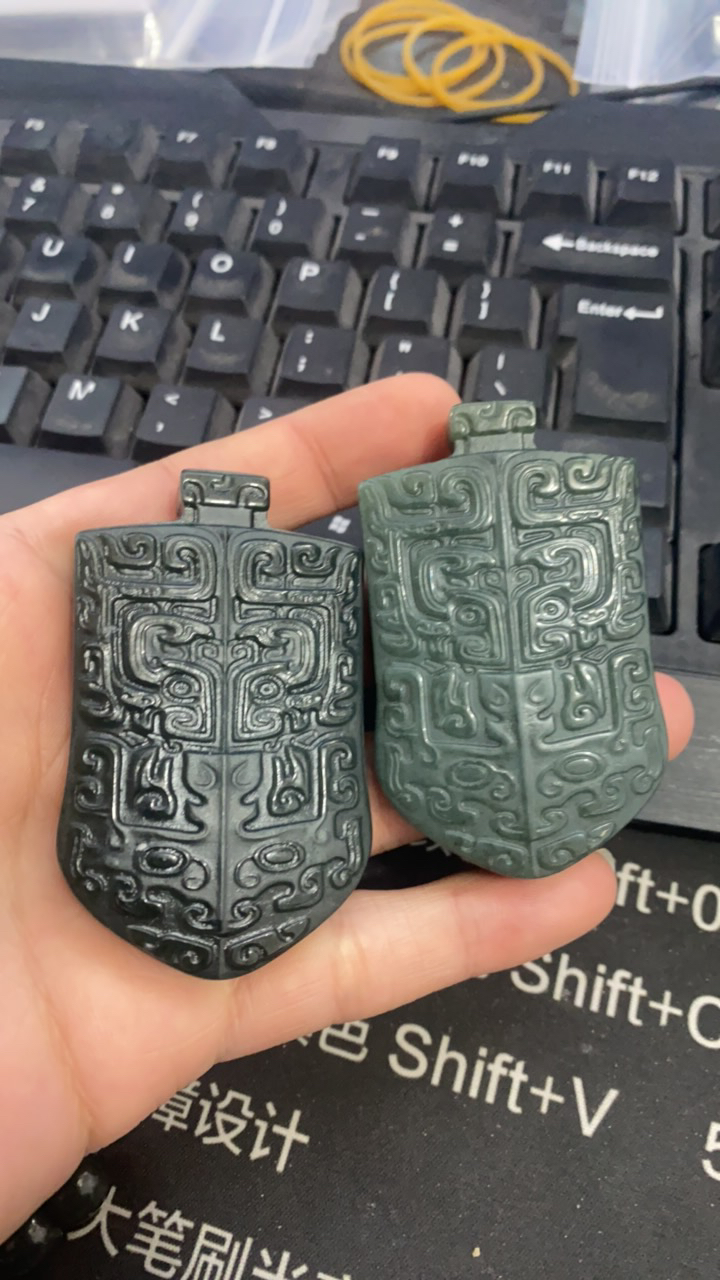 和田玉青玉兽面随机发货一个