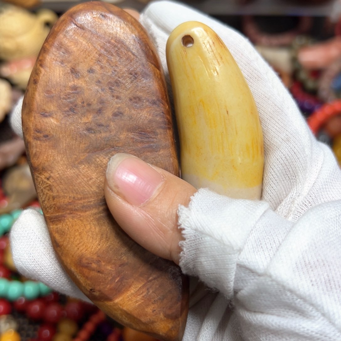 非洲檀香无事牌手把件