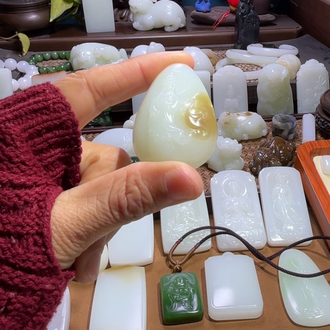 和田玉颈饰未镶嵌