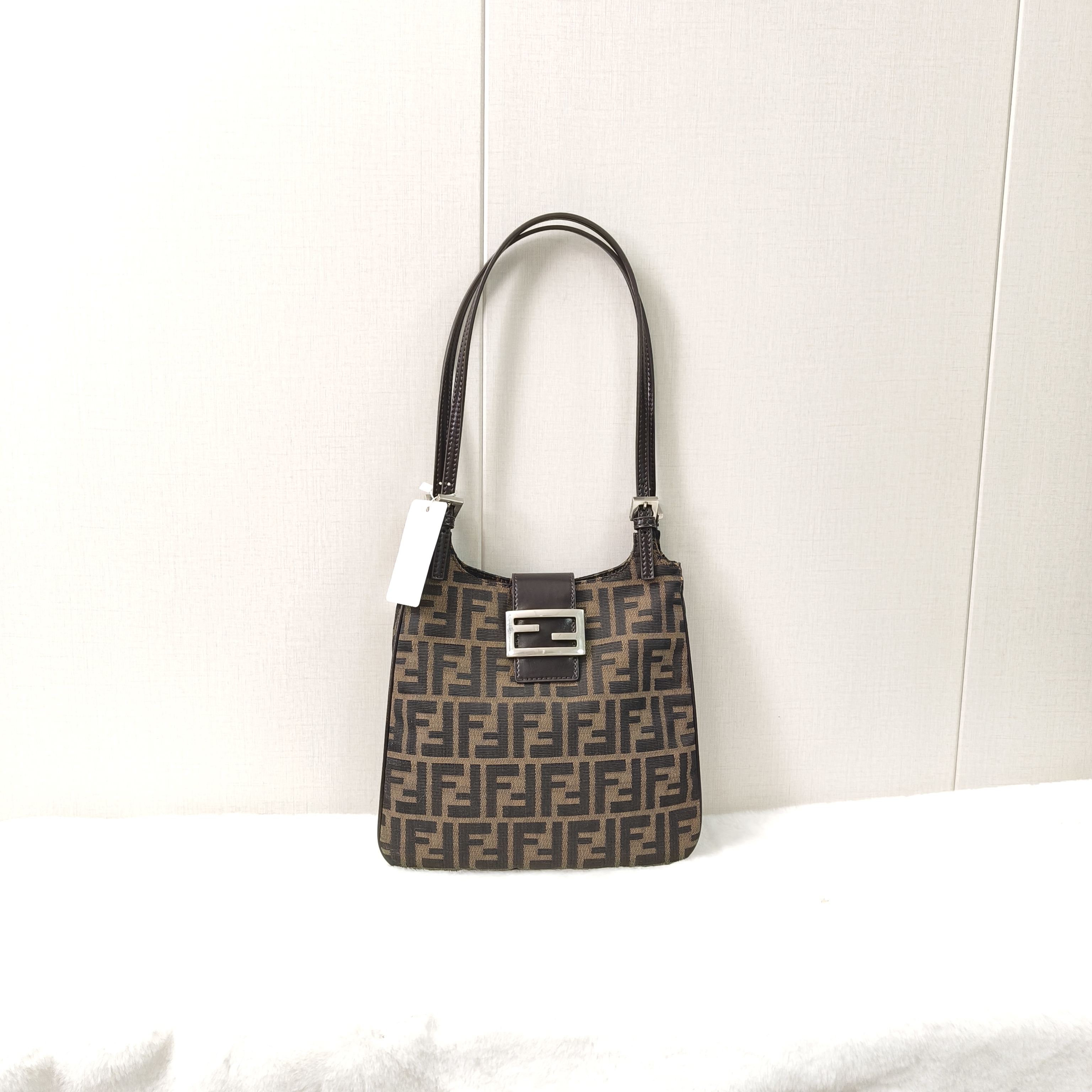95新 FENDI/芬迪 暮野奢品/芬迪单肩/09045