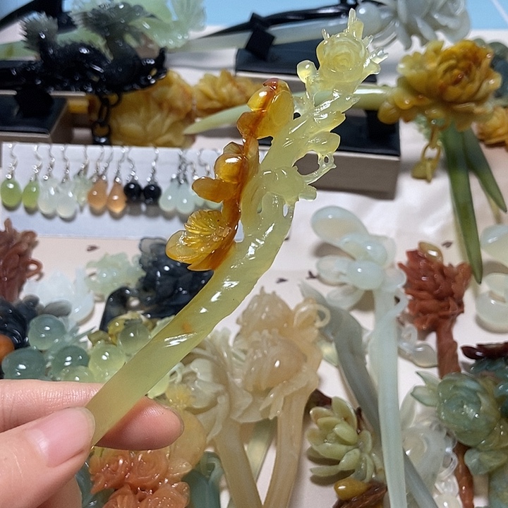 春***丽蛇纹石玉合金发簪