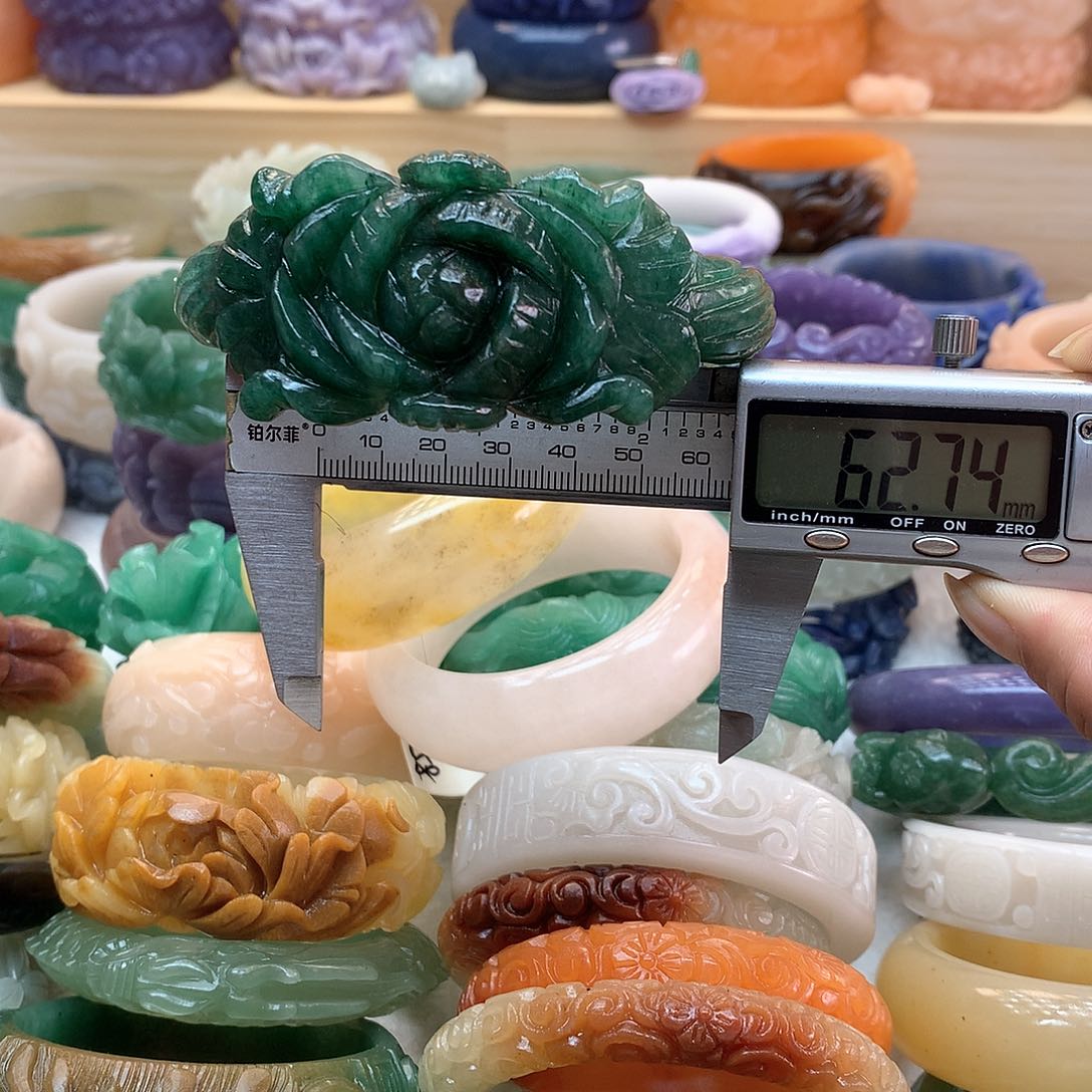 未镶嵌手镯石英质玉