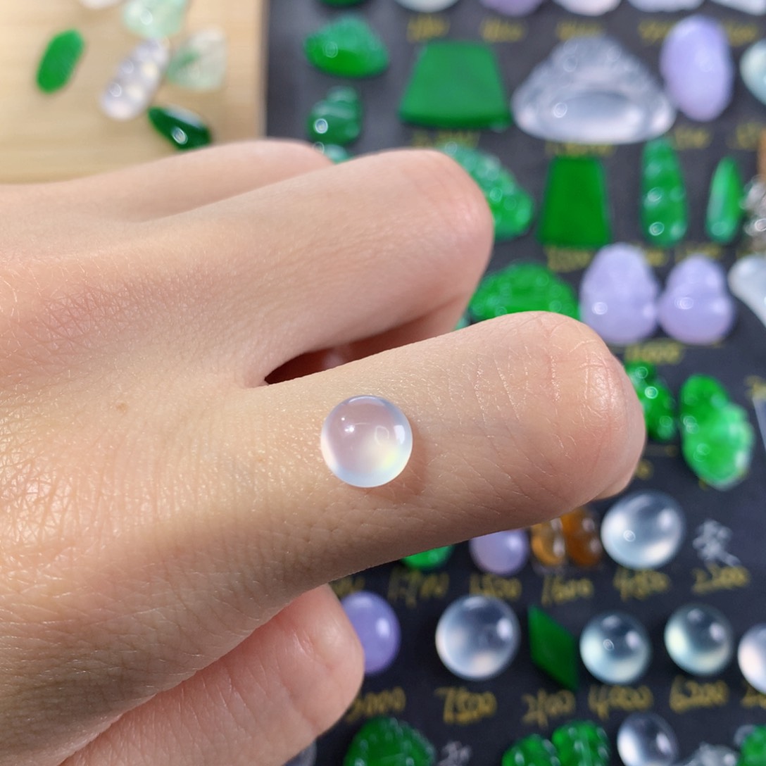 翡翠颈饰未镶嵌蛋面