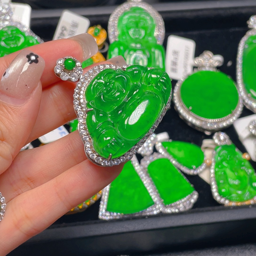 你***r翡翠未镶嵌吊坠(不含链)