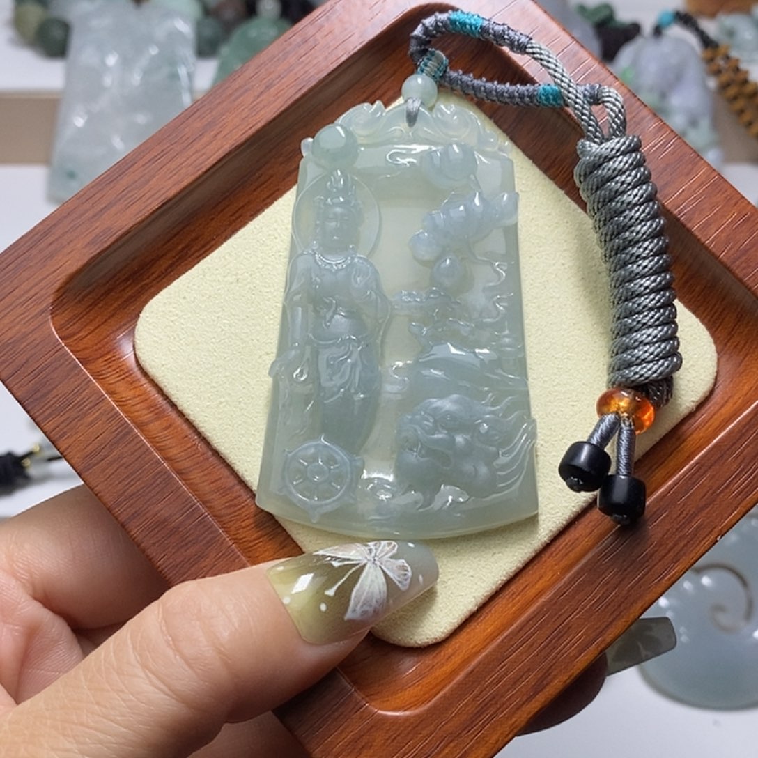 翡翠未镶嵌颈饰文殊菩萨