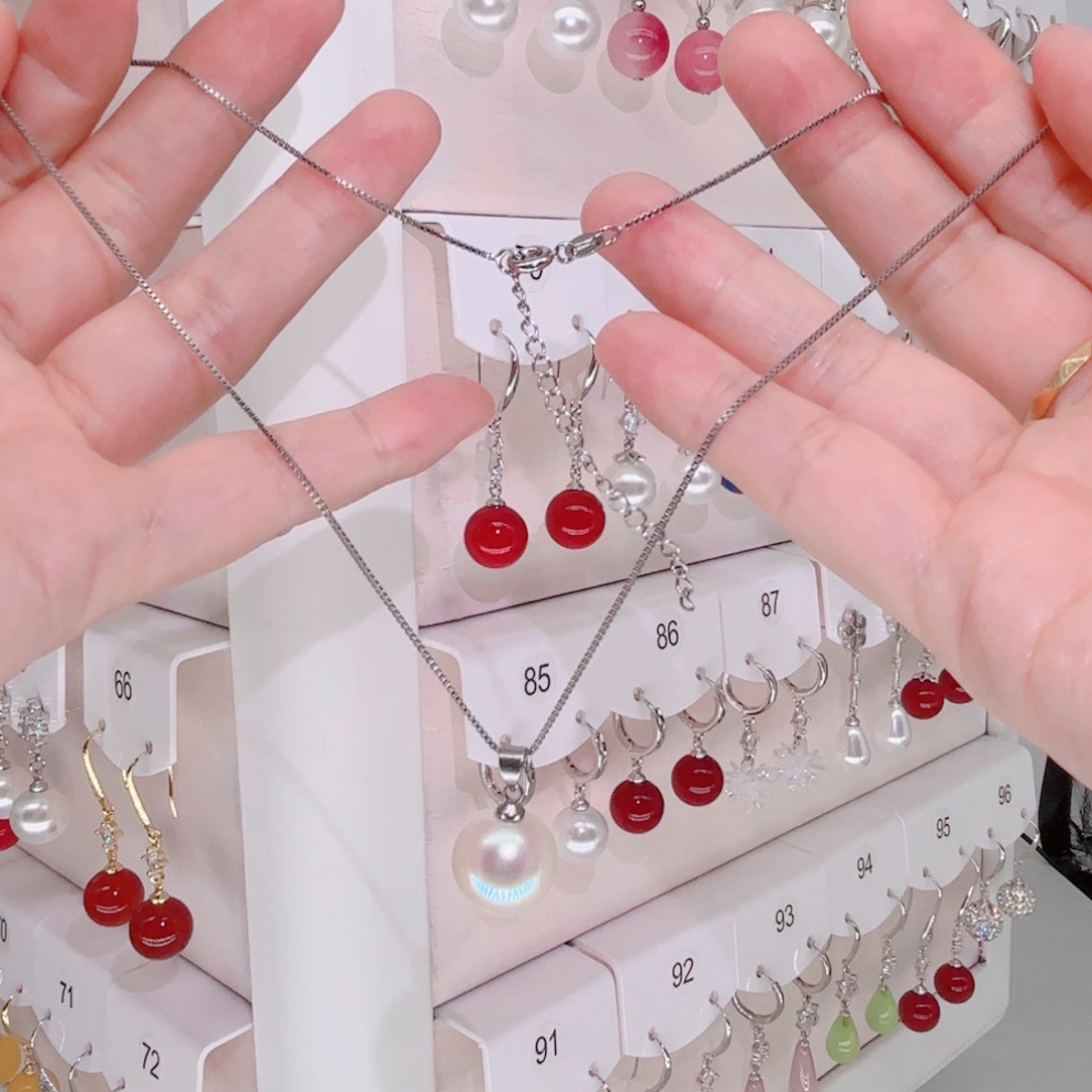 淡水珍珠银S925镶嵌耳饰