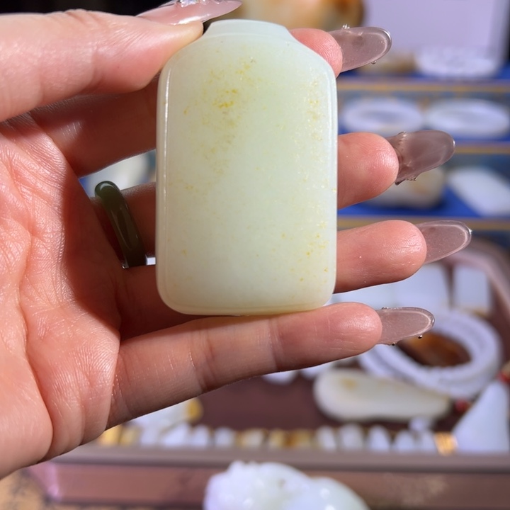 刘***品和田玉（糖玉）未镶嵌把件