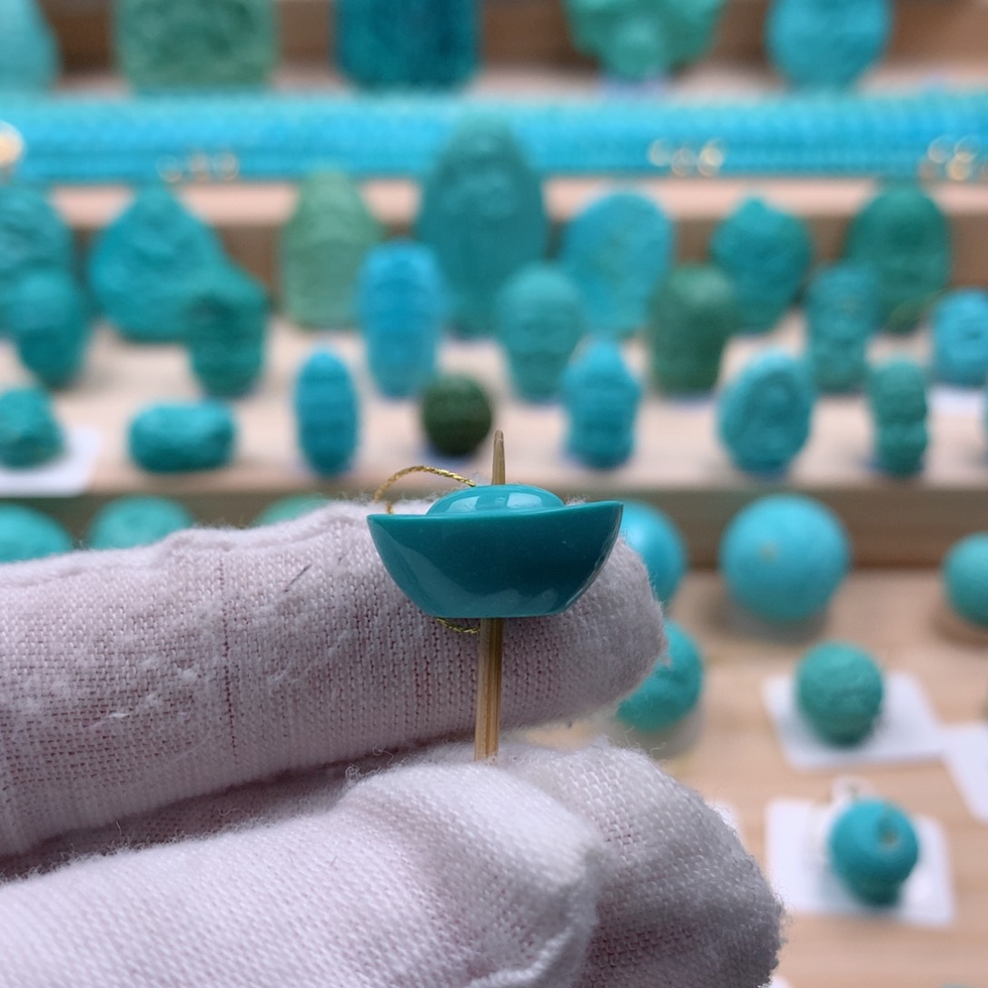 绿松石配饰未镶嵌