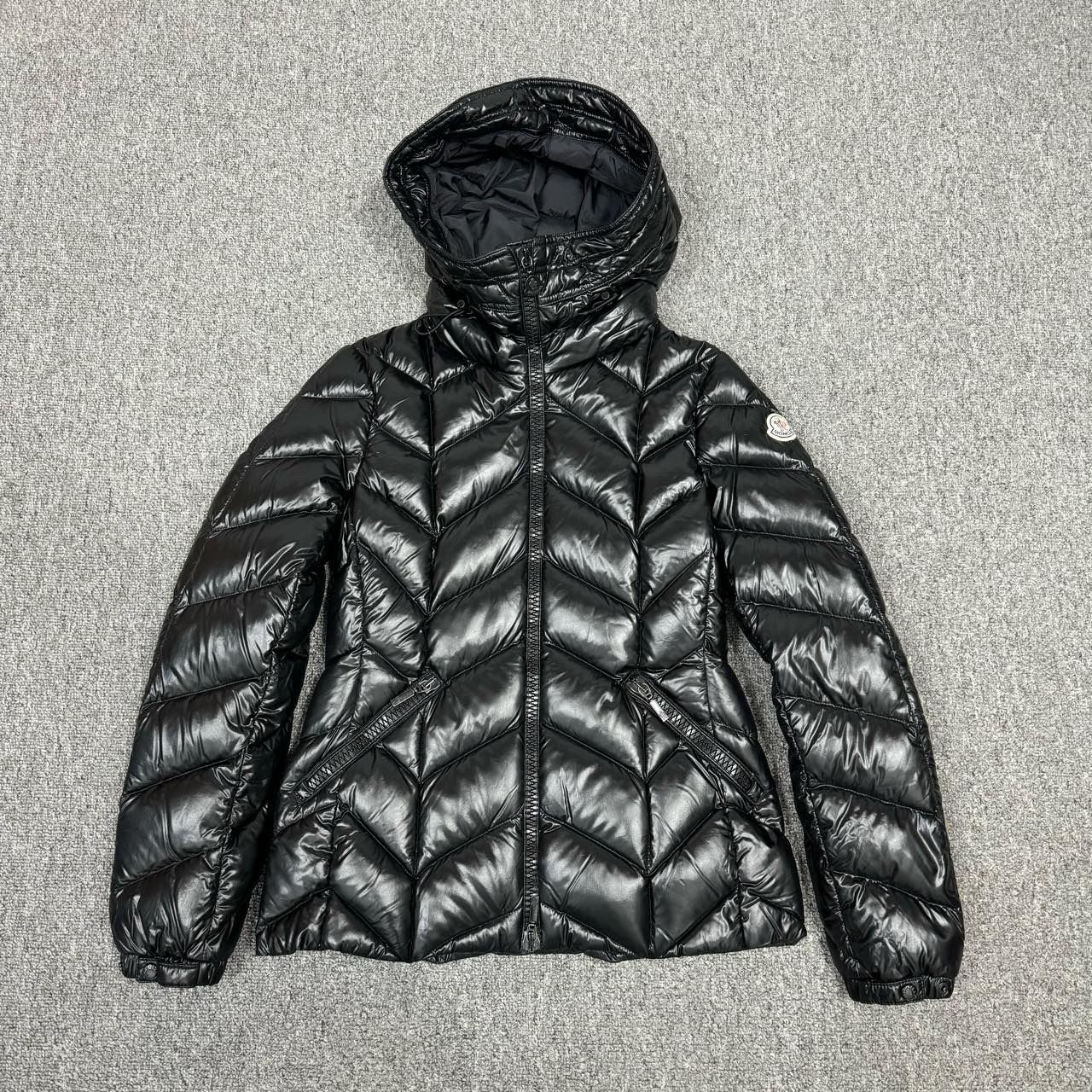 99新 MONCLER 10868598蒙口 Badete黑色亮面羽绒服外套 1码99新
