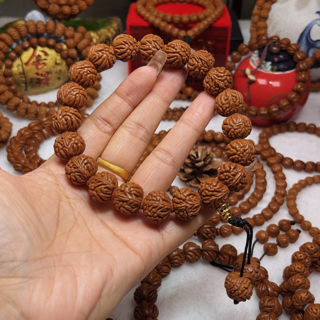 吊坠桃核17野生籽红皮金蝉手持