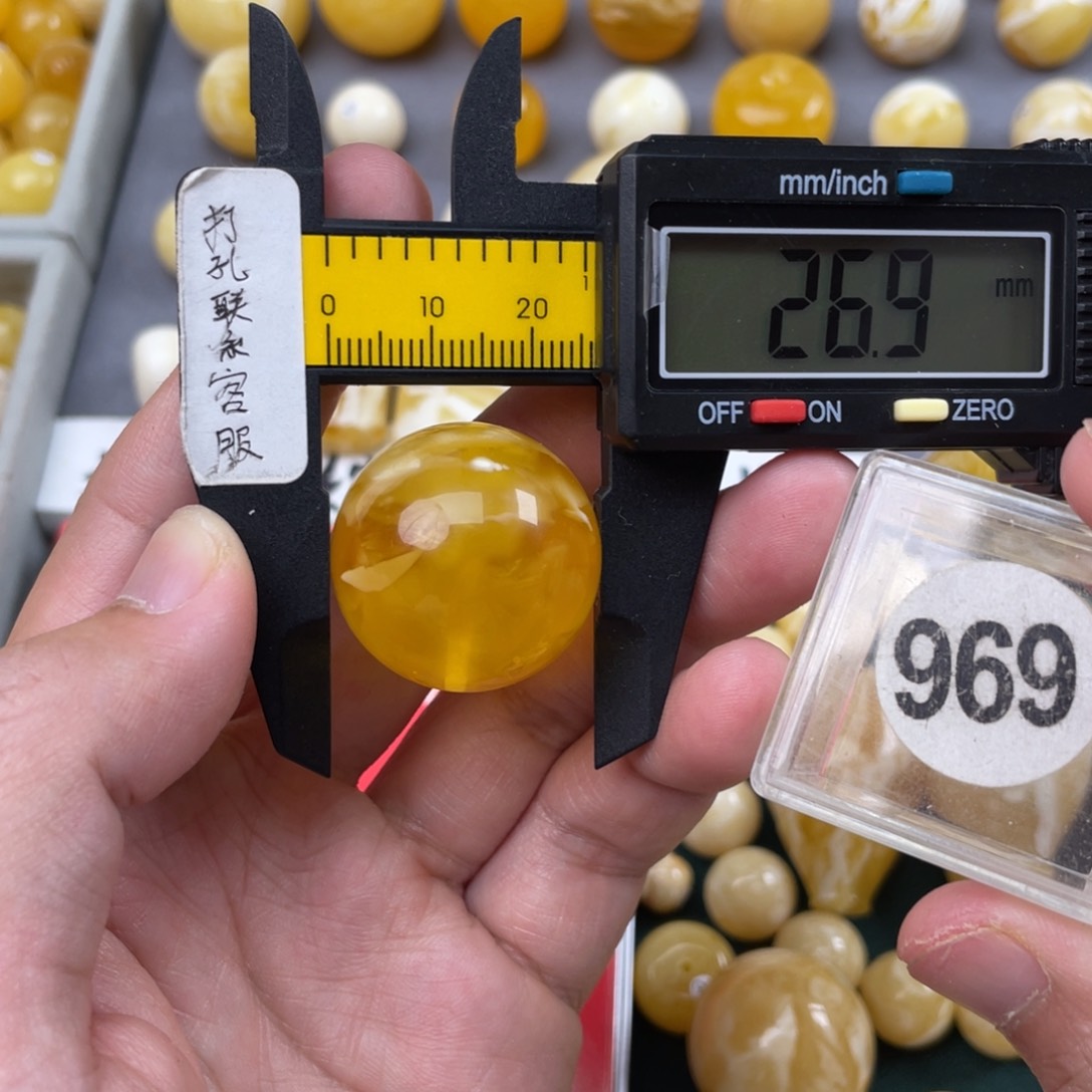 未镶嵌蜜蜡珠宝奇石