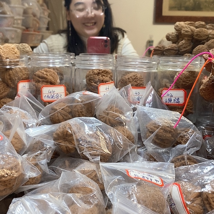 文玩核桃吊坠海**涵血麒麟手持打底