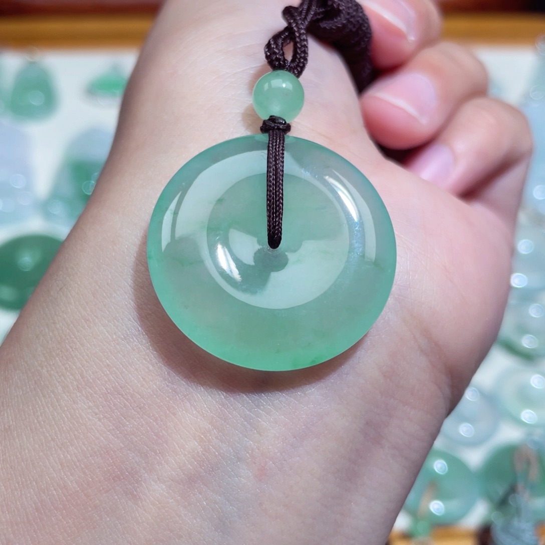 翡翠未镶嵌颈饰扣子