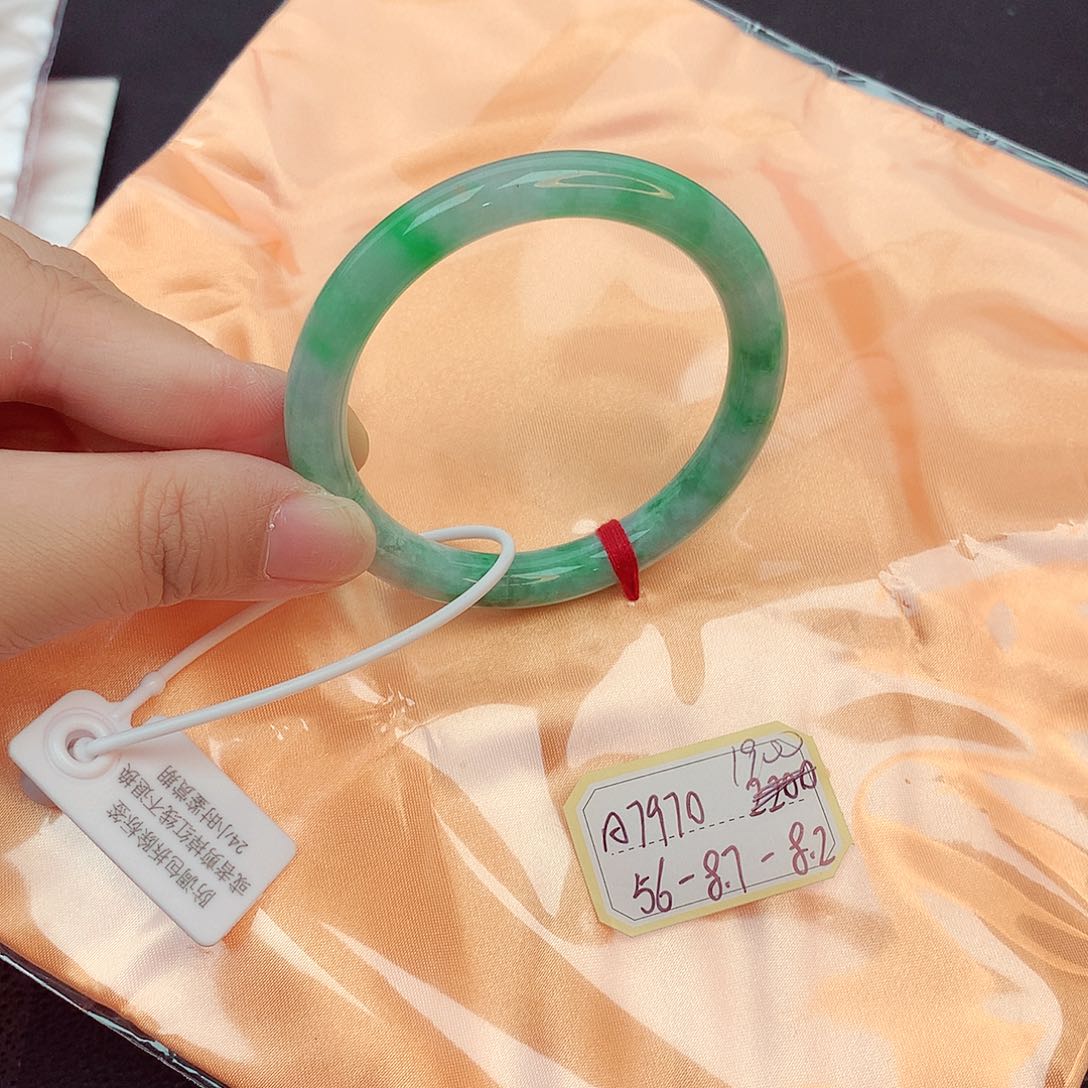 翡翠手镯未镶嵌天然缅甸翡翠A货