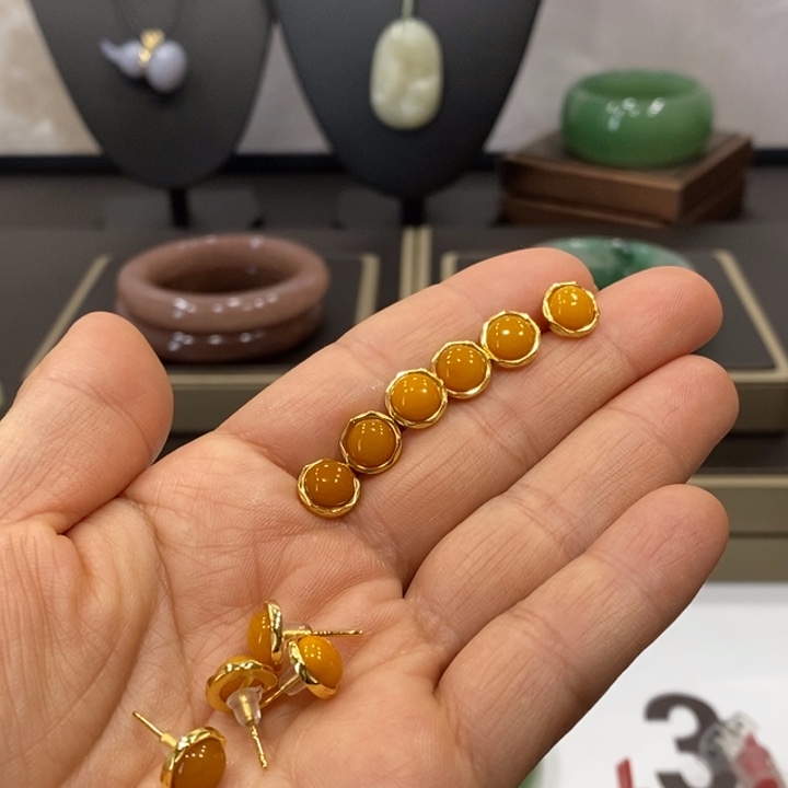 东陵石手镯未镶嵌