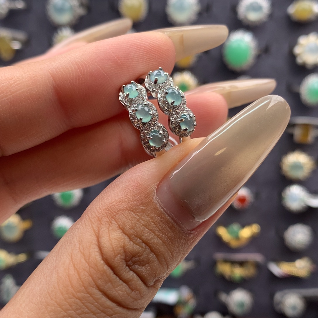 颈饰银S925镶嵌翡翠耳钉