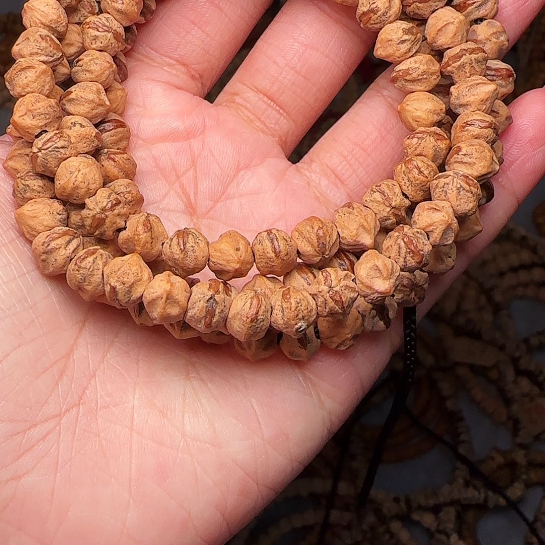 柏香籽/百香籽吊坠3*