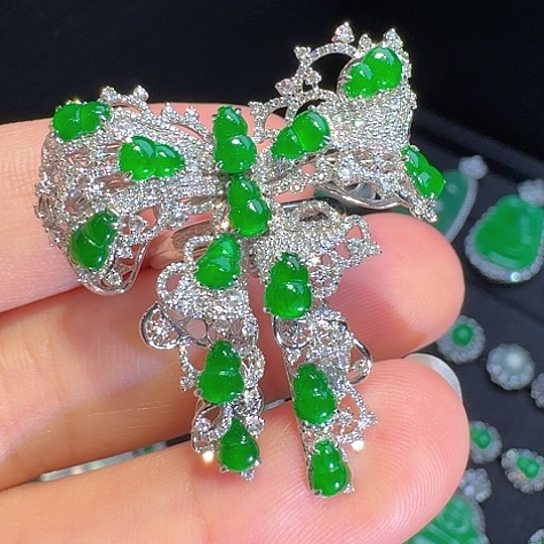 18K金镶嵌戒指翡翠