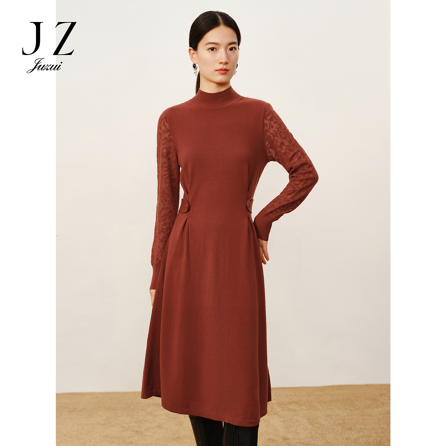 玖姿安娜蔻简约素色提花修身A字羊毛连衣裙2025冬季新款JTDD31414