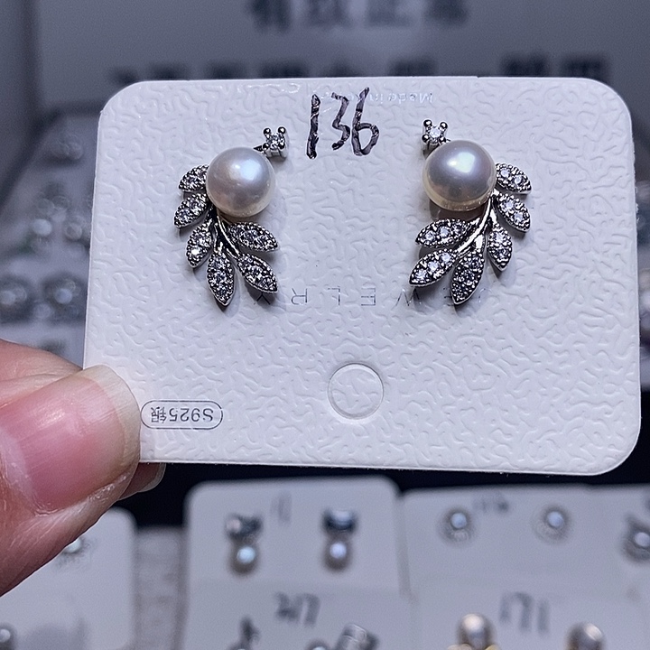 银S925镶嵌淡水珍珠耳饰