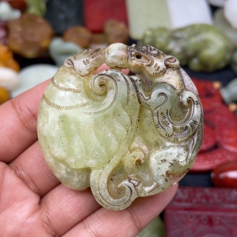 蛇纹石玉颈饰未镶嵌8