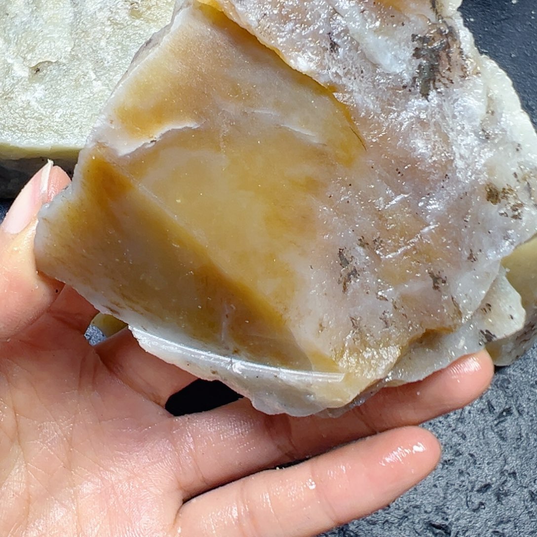 和田玉未镶嵌珠宝半成品