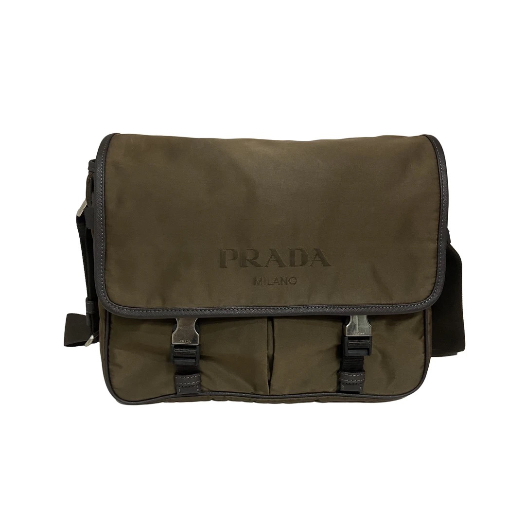 95新 Prada/普拉达 普拉达尼龙棕色双扣翻盖斜挎包117