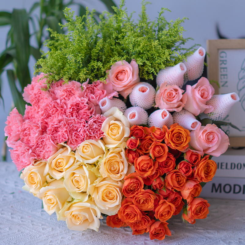 【爆款鲜花】香槟玫瑰10枝+粉玫瑰10枝+康乃馨10支+多头玫瑰+配草