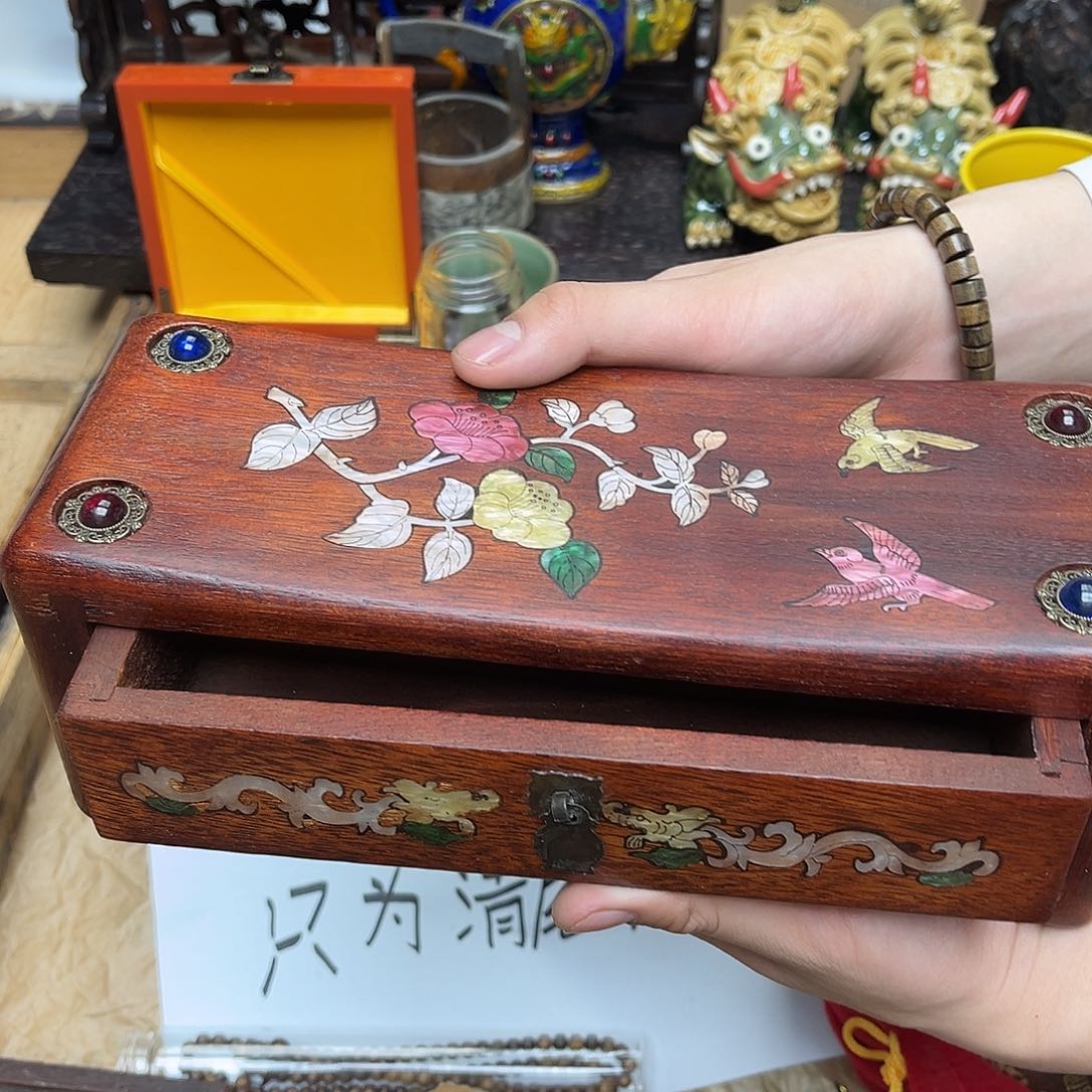 大叶紫檀（黑酸枝木类）