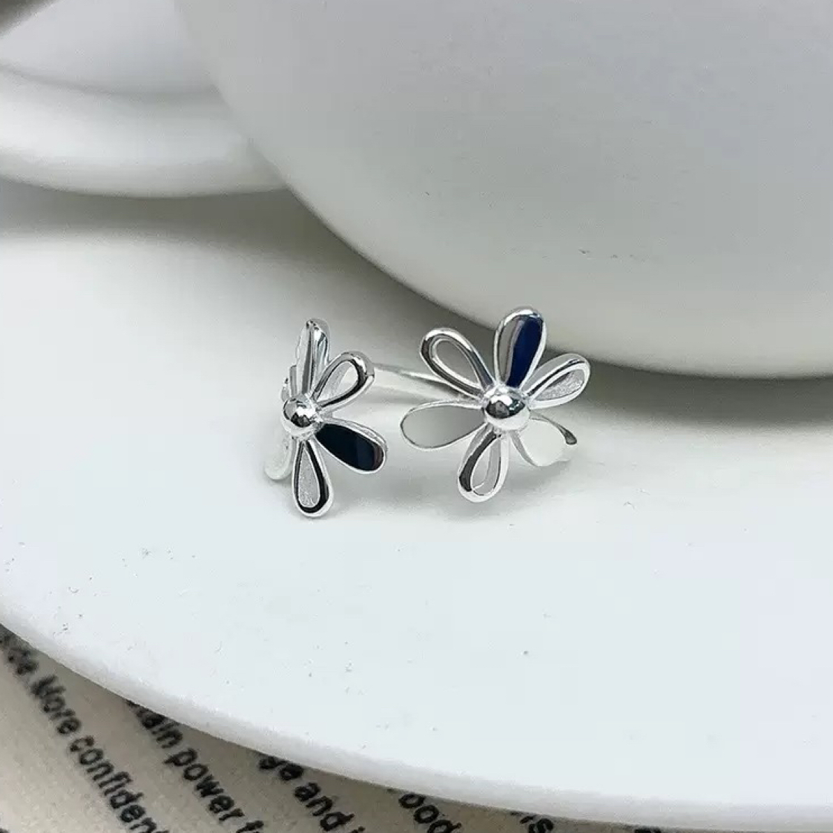 925银戒指 s925纯银不规则花朵戒指女亮银色镂空小花开口指环