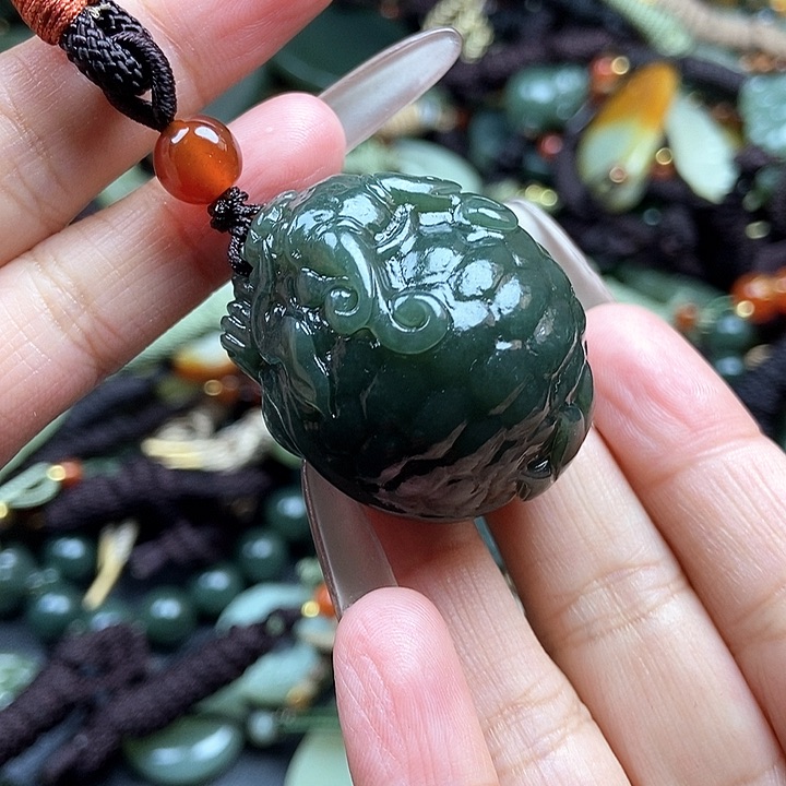 和田玉颈饰未镶嵌