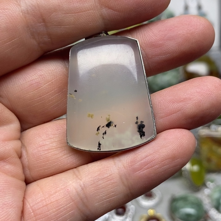 蛇纹石玉吊坠银S925镶嵌