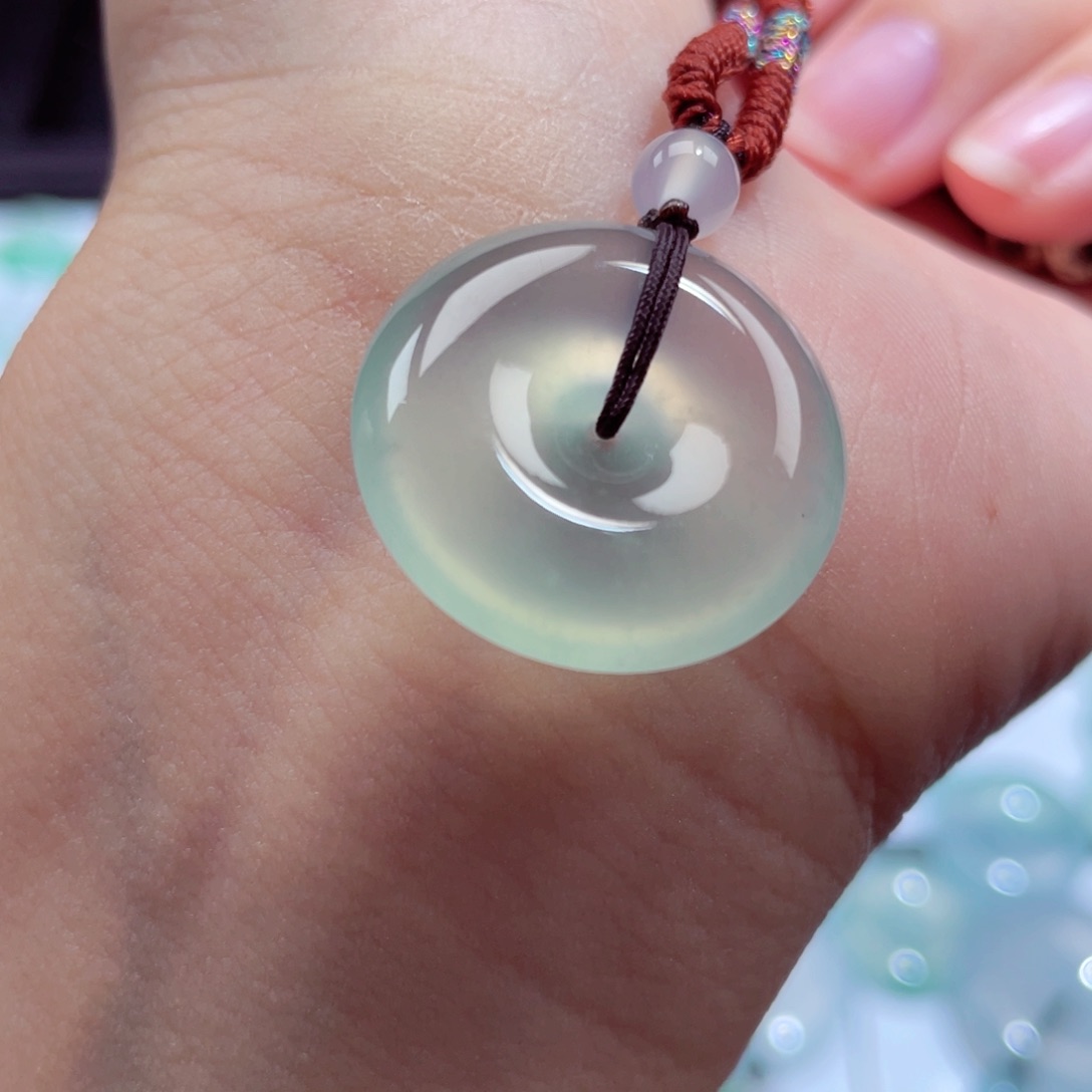 颈饰未镶嵌翡翠平安扣