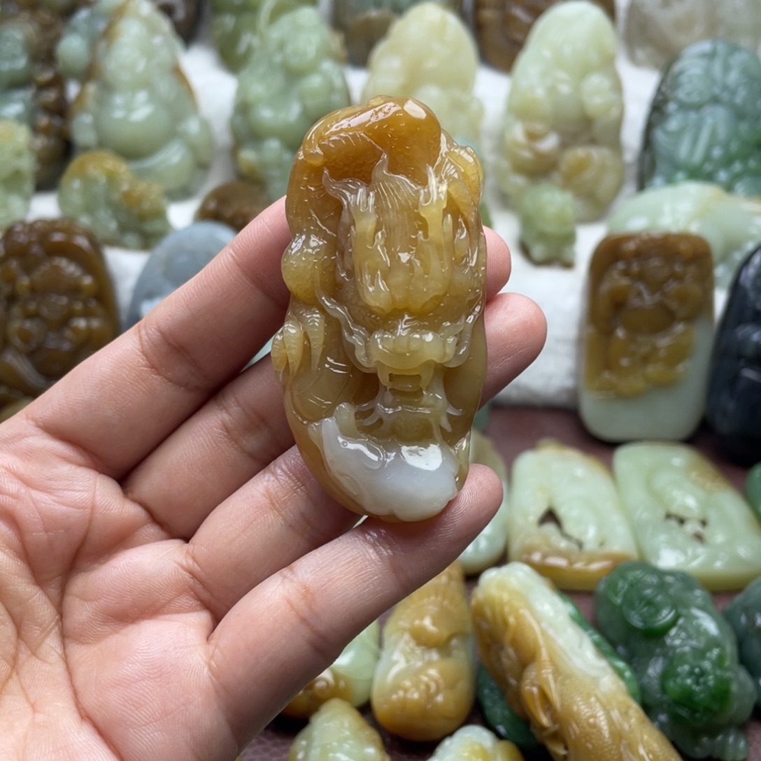 和田玉未镶嵌颈饰