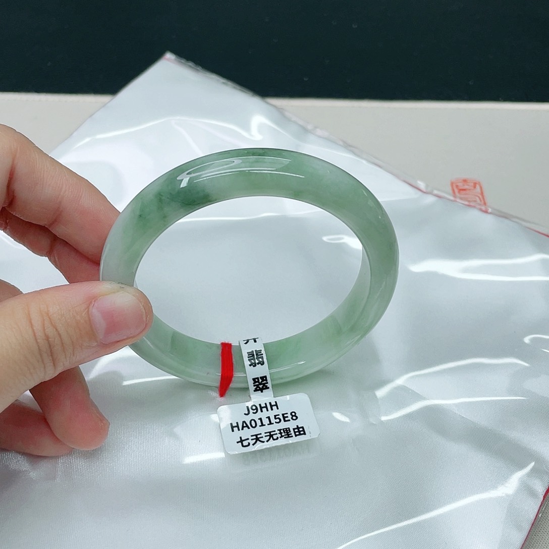 翡翠未镶嵌手镯正58