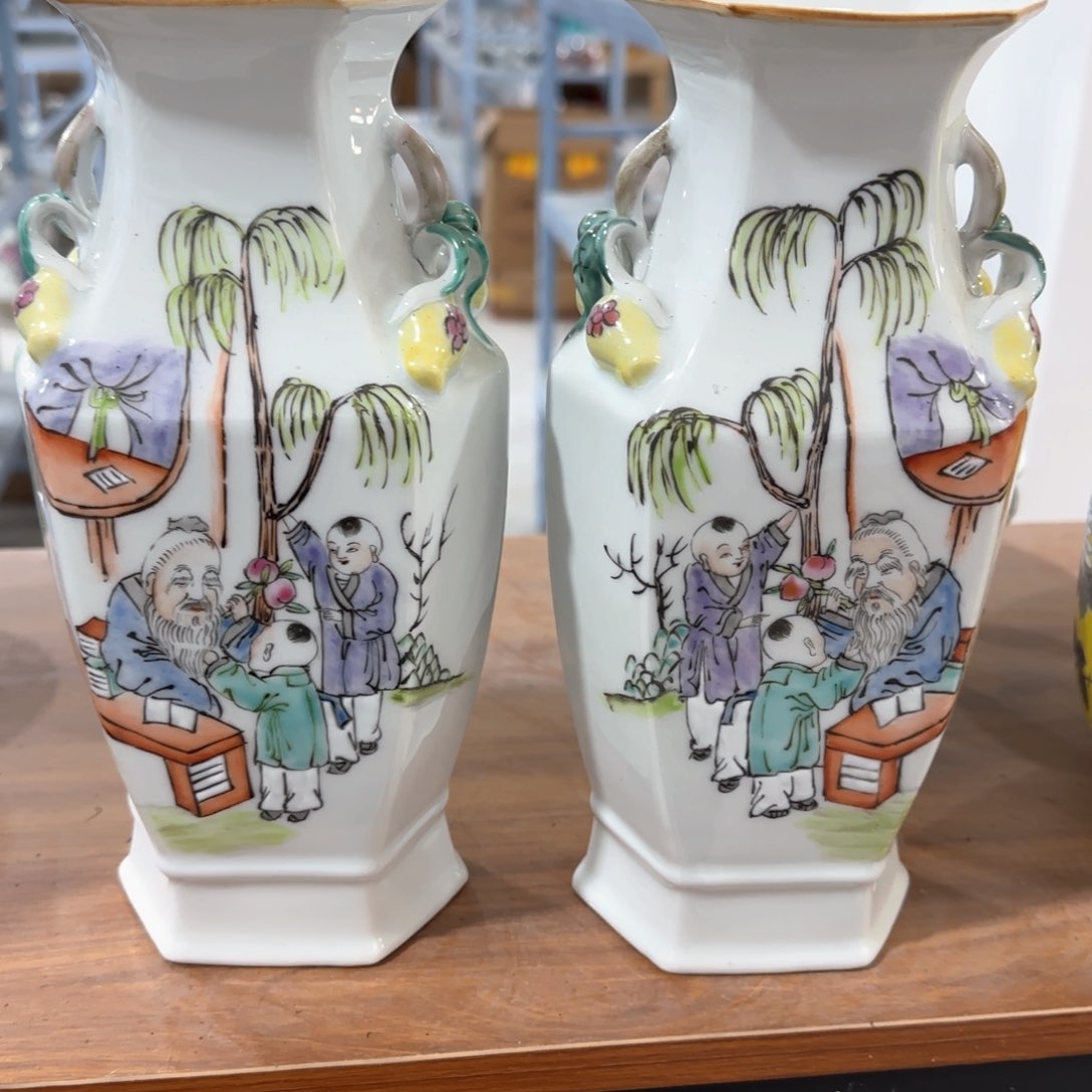 瓷片瓷器上还写满红花绿