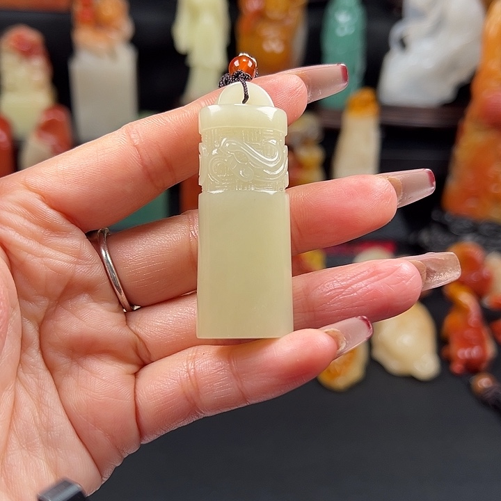 寿山石老性芙蓉石