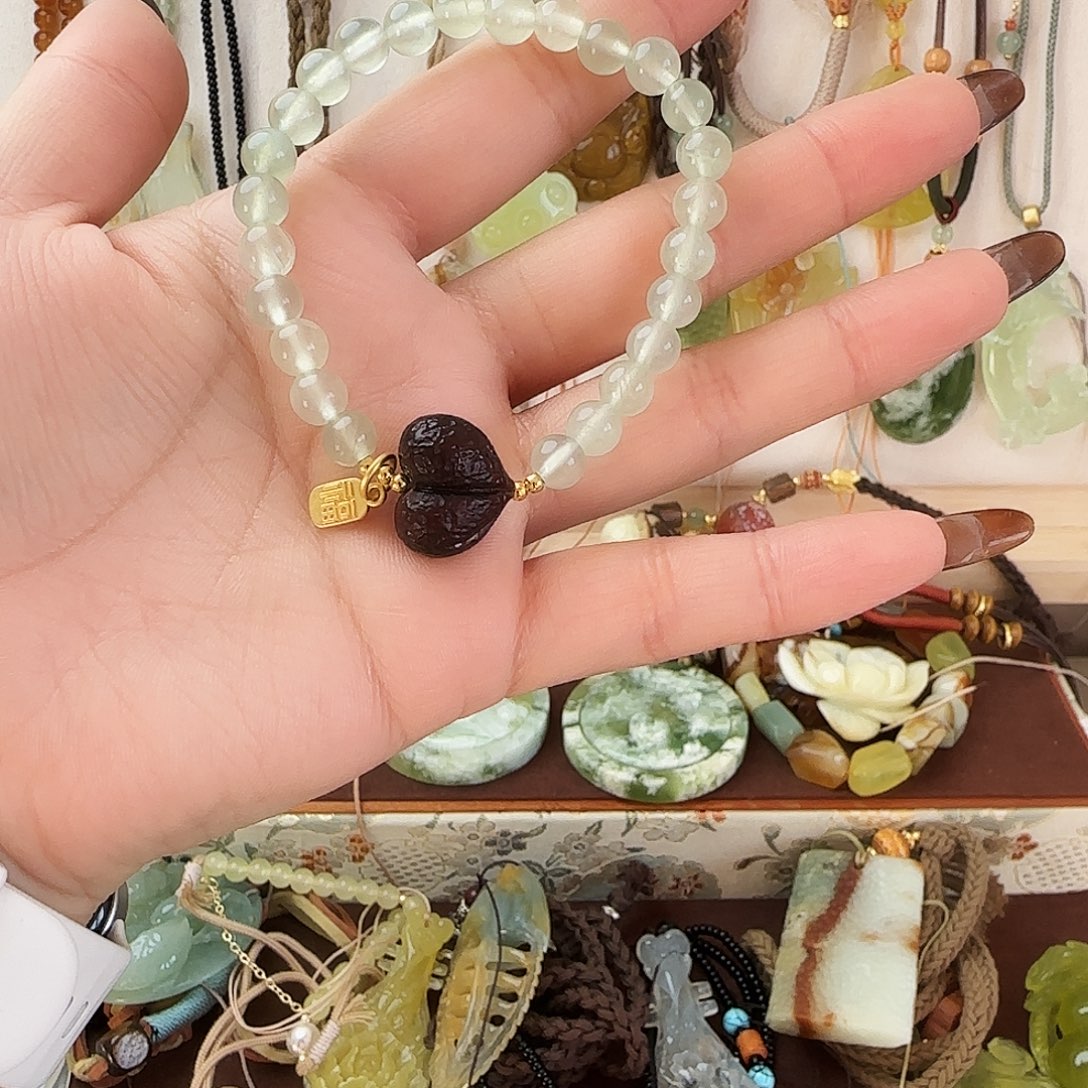 蛇纹石玉合金颈饰