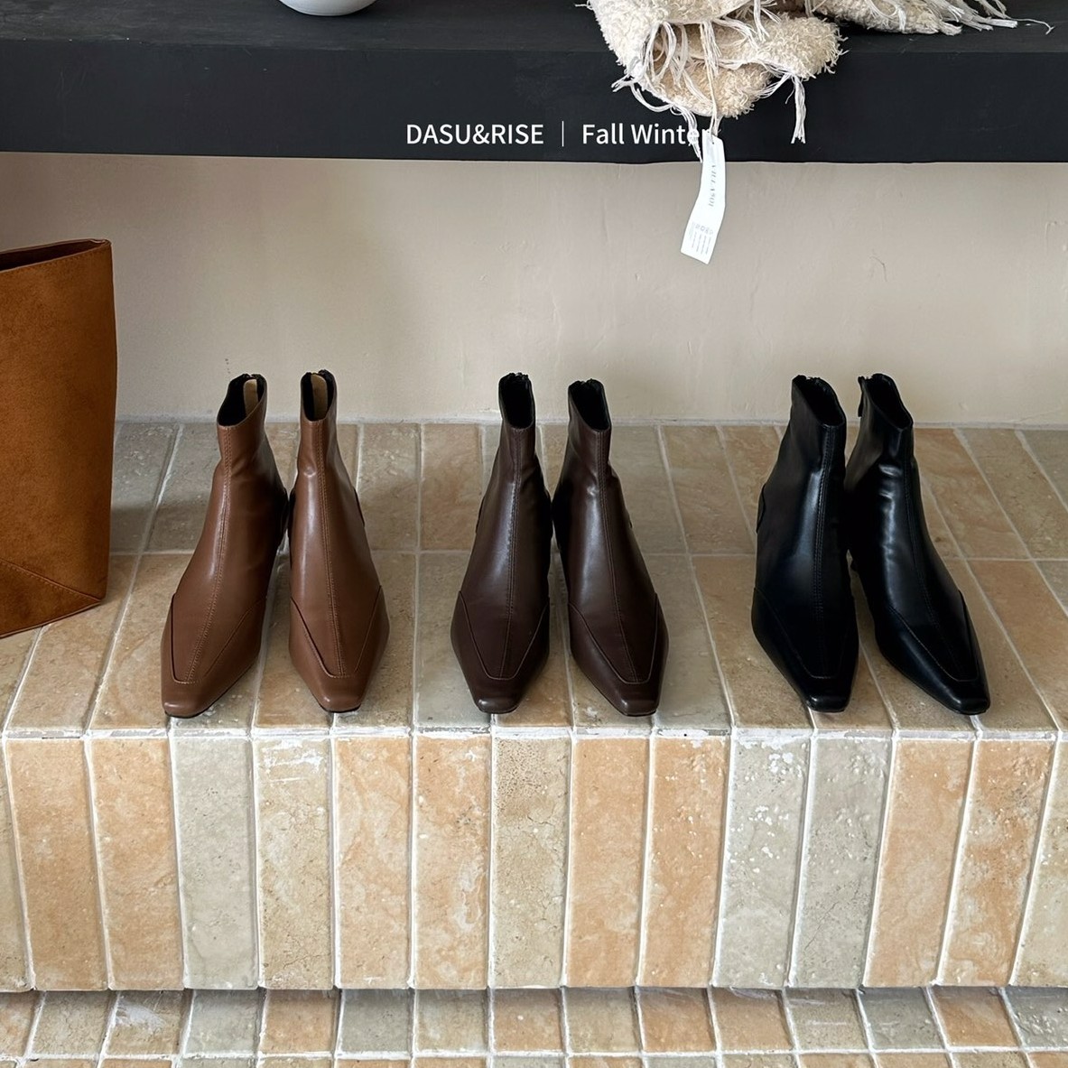 780-26秋冬新款小猫跟短靴尖头气质轻职风短靴百搭时尚小众设计感